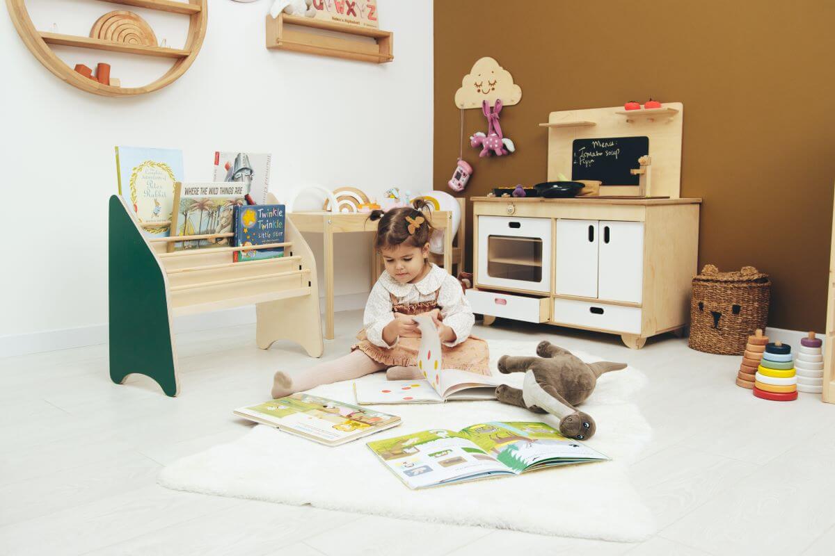 Why Is Front Facing Bookshelf Better For Your Children?