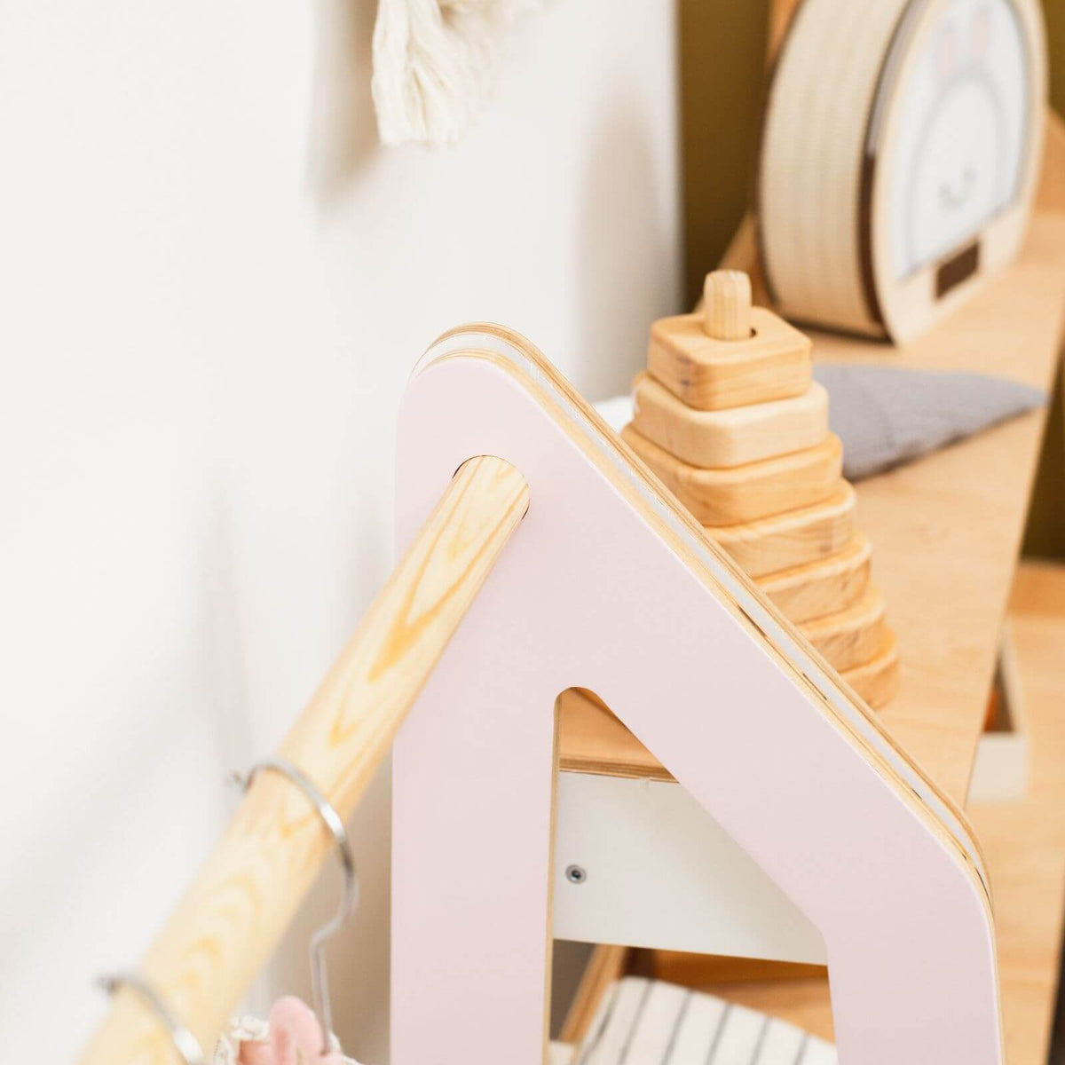 ✿ Wooden Children's Clothing Rack ✿ ChildUniverse