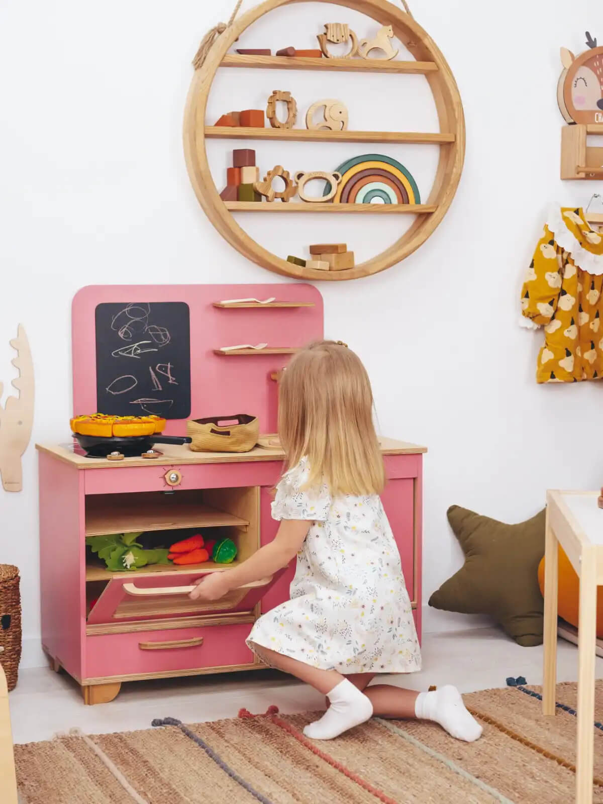 Importance of Kitchen Pretend Play for Kids