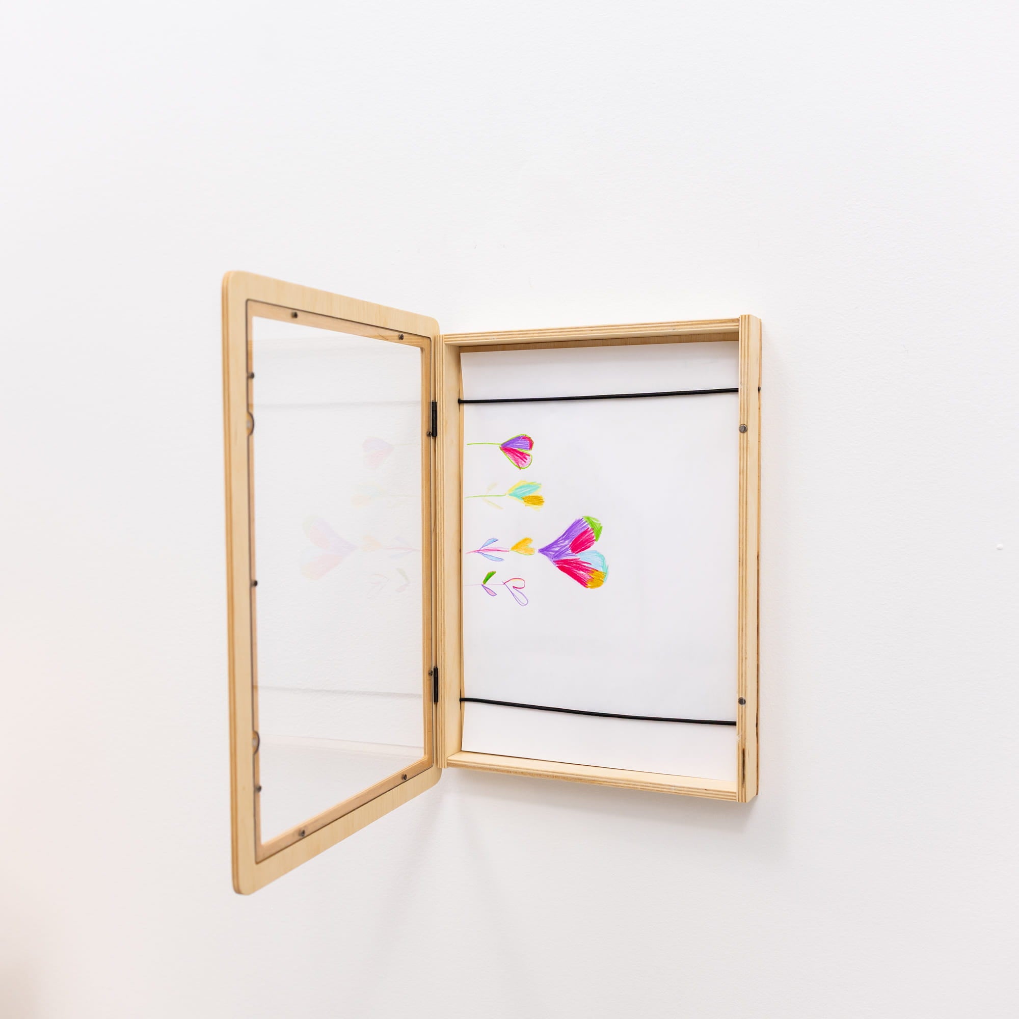 Kids Art Display Frame In Stock at ChildUniverse